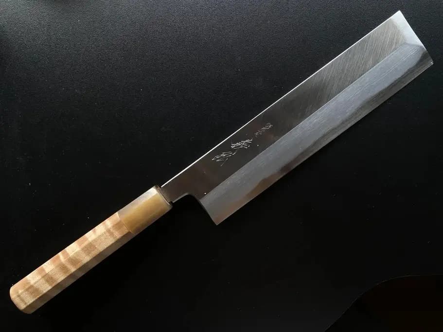Usuba Knife Explained: History, Use, and How It Differs from Nakiri
